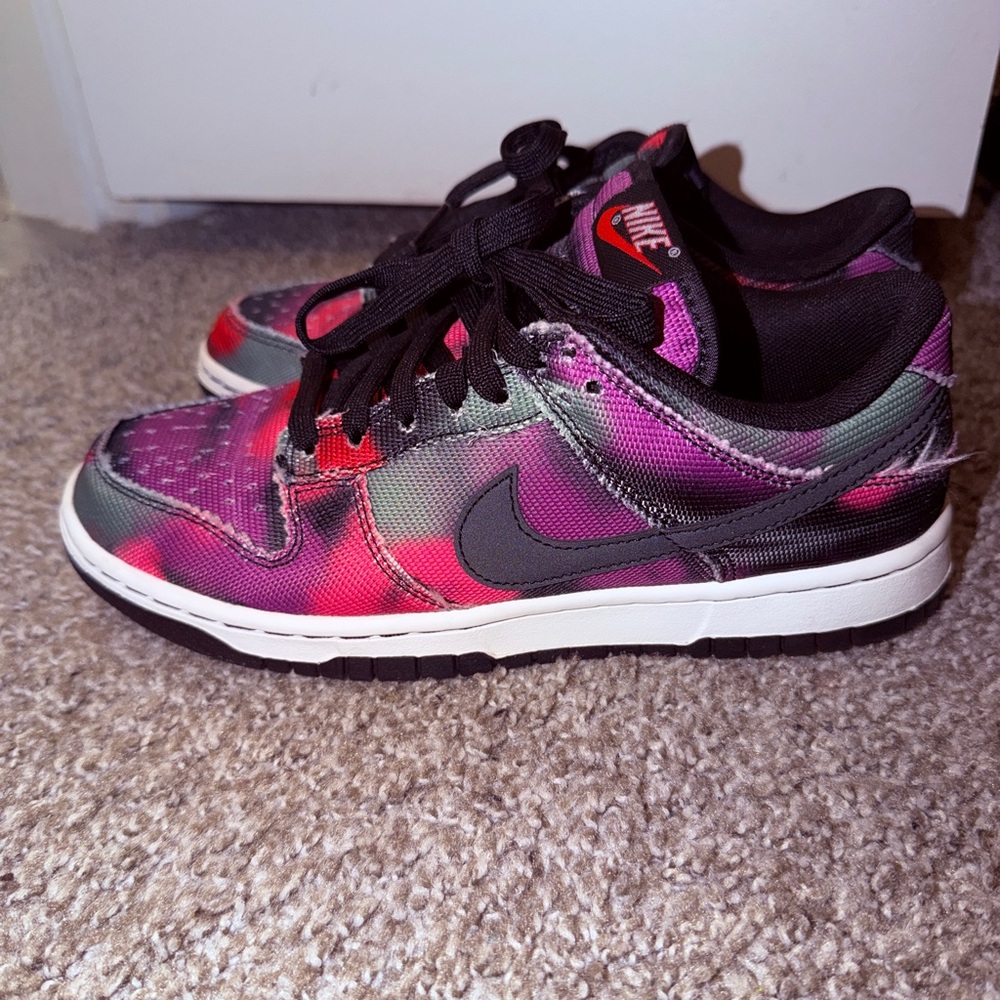 Nike dunk “graffiti” low